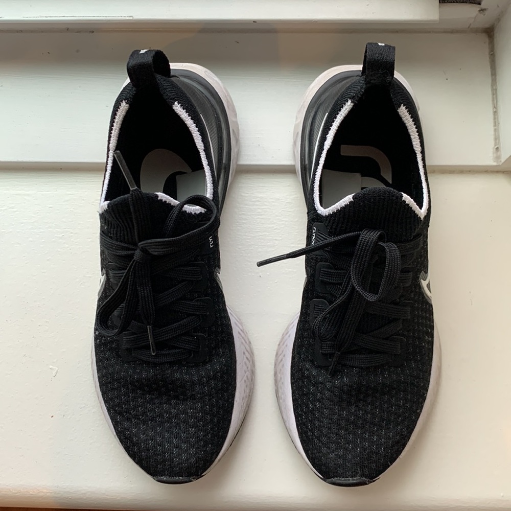 Nike React Infinity Flyknit in Black Size 7 - Picture 3 of 9